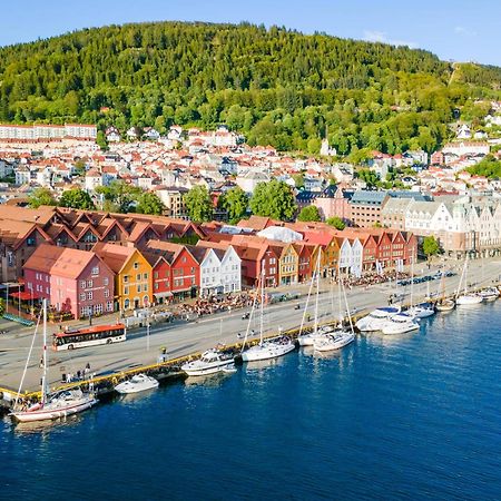 View To Bryggen - Renovated Dec 24 - Historic Cobblestone Street Apartment Bergen Ngoại thất bức ảnh